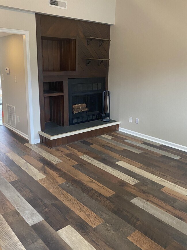 Photo - 546 Brookside Ct Townhome