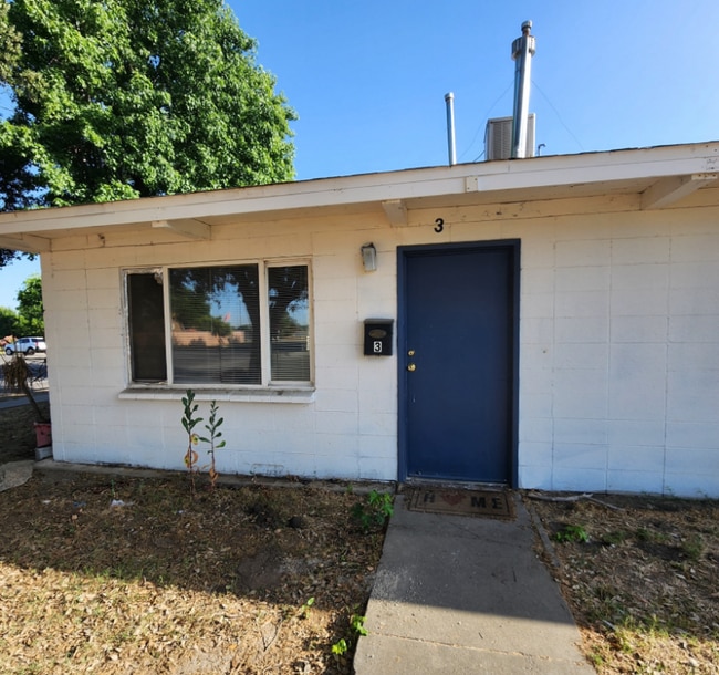 Building Photo - 3 E San Joaquin St