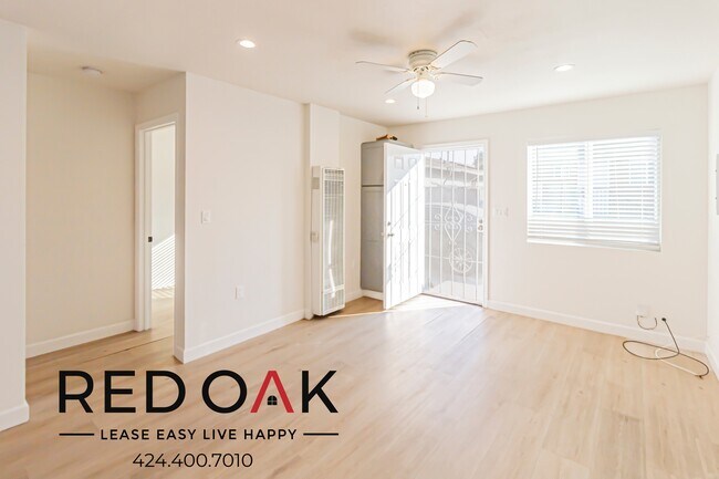 Foto del edificio - 929 1/4 W 77th St-2