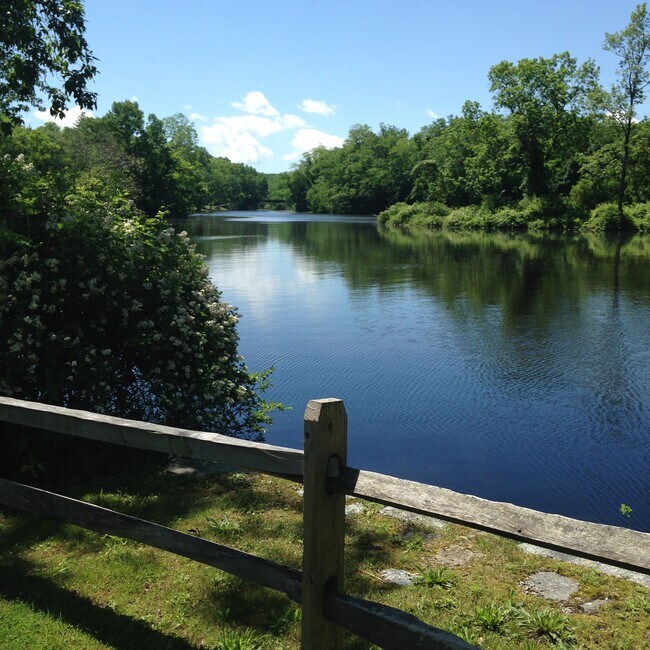 Foto del edificio - 150 Yantic St