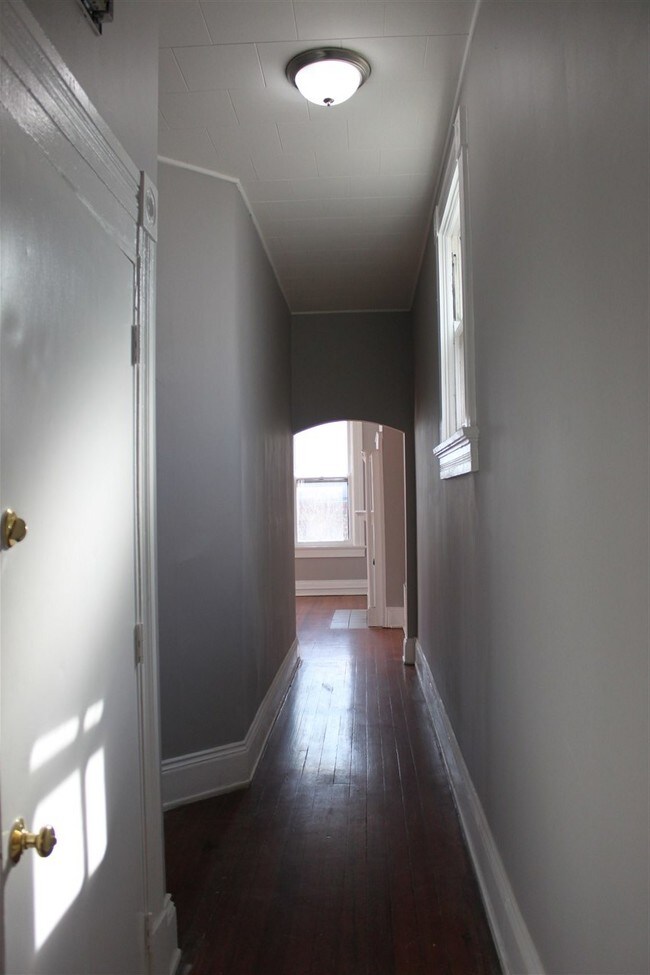 Building Photo - 707 Fairfield Ave