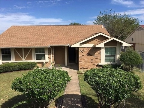 Foto principal - 2422 High Hollow Dr