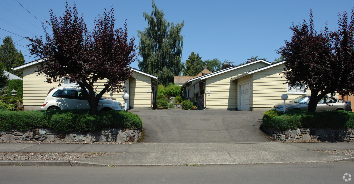 Primary Photo - 5603 NE Everett St