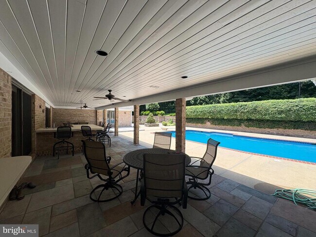 Foto del edificio - 4233 Buckskin Wood Dr