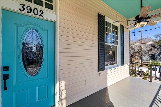 Building Photo - 3902 Bernardo De Galvez Ave