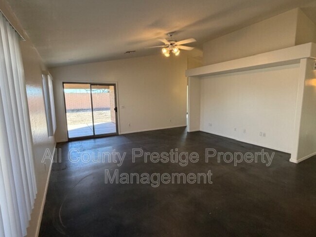 Foto del edificio - 7519 S 43rd Dr