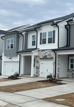 Building Photo - 2111 Regal Dr