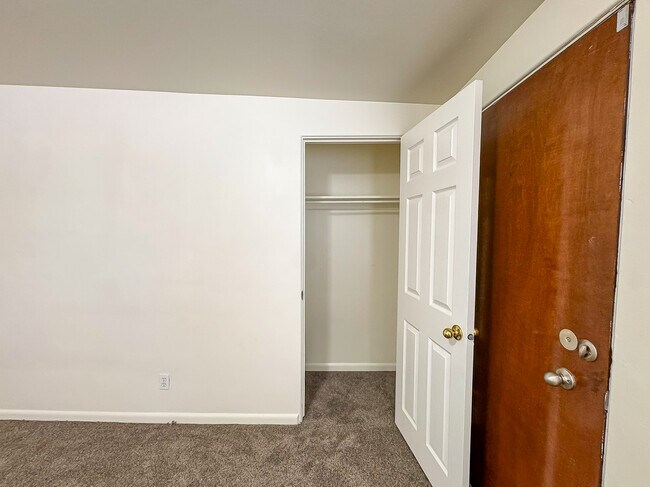 Foto del edificio - 545 N 800 E