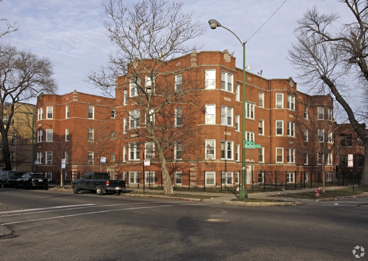 Primary Photo - 2300 W Granville Ave