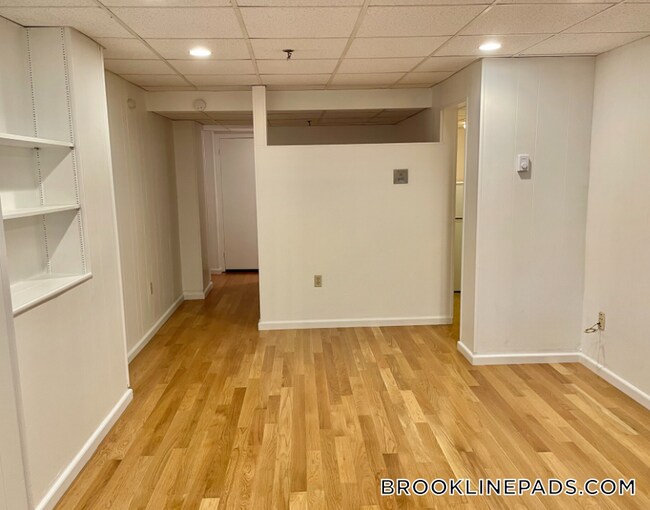 Foto del edificio - 1077 Beacon St