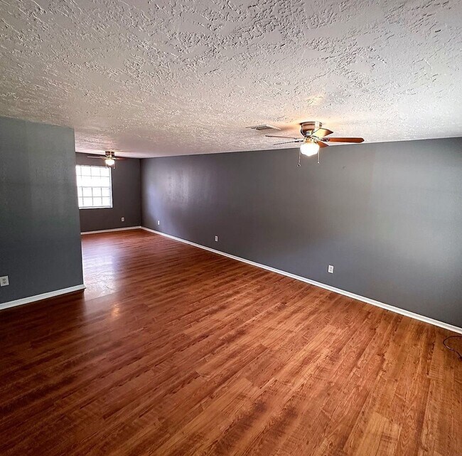 Foto del edificio - 2321 Gladys St, Beaumont TX 77702