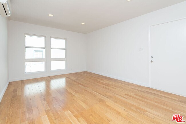 Foto del edificio - 1341 Burnside Ave