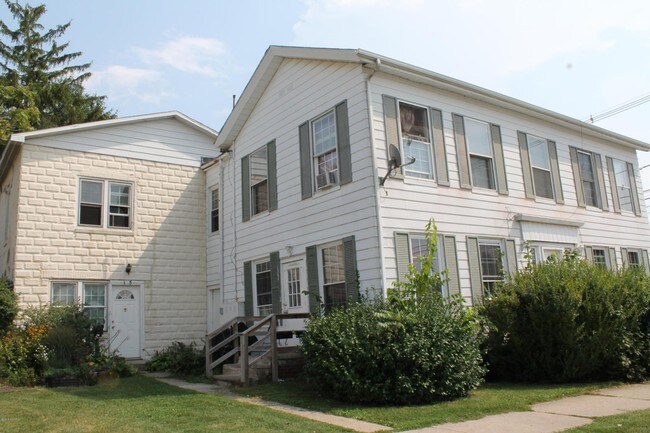 Building Photo - 103 N 4th St