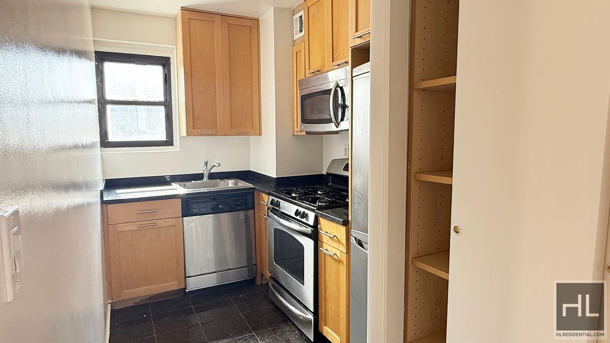 Primary Photo - EAST 36 STREET