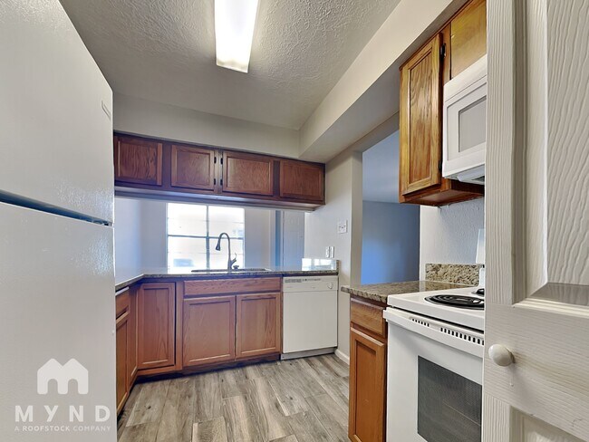 Foto del edificio - 1807 Briarcreek Blvd