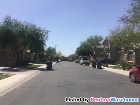 Foto del edificio - 1577 E Hopkins Rd