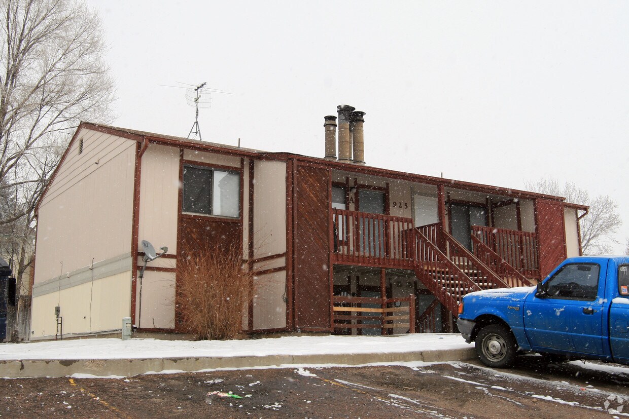 Primary Photo - 925 Hathaway Dr