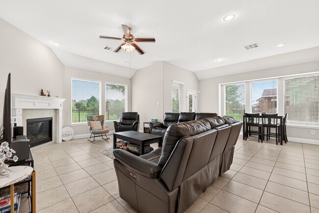 Foto del edificio - 9003 Gardenia Meadow Ln