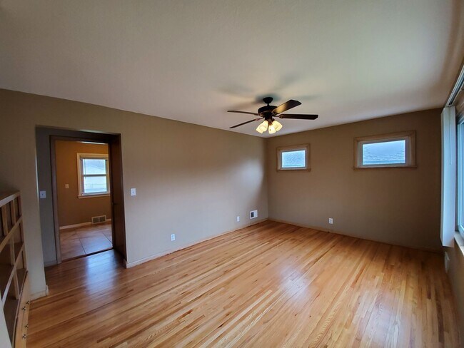 Foto del edificio - NE Rochester - 3 bed, 2 bath