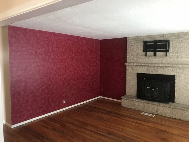 Building Photo - Cute and cozy 3 bedroom home for rent