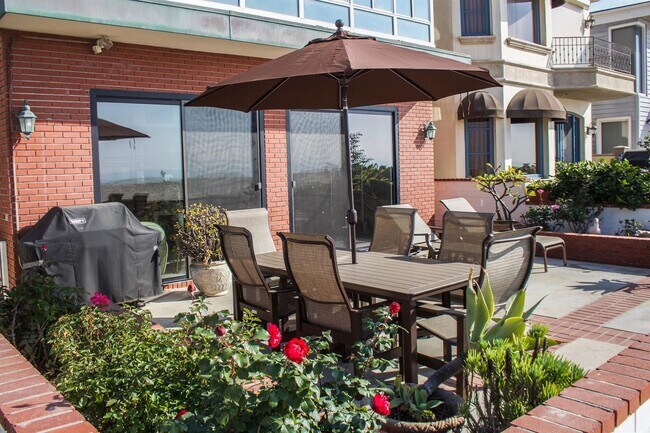 Foto del edificio - Beachfront furnished 9 month winter lease!