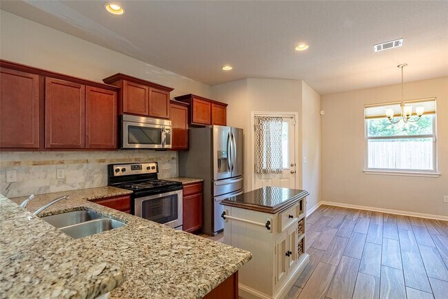 Foto del edificio - 5437 Falling Leaf Ln