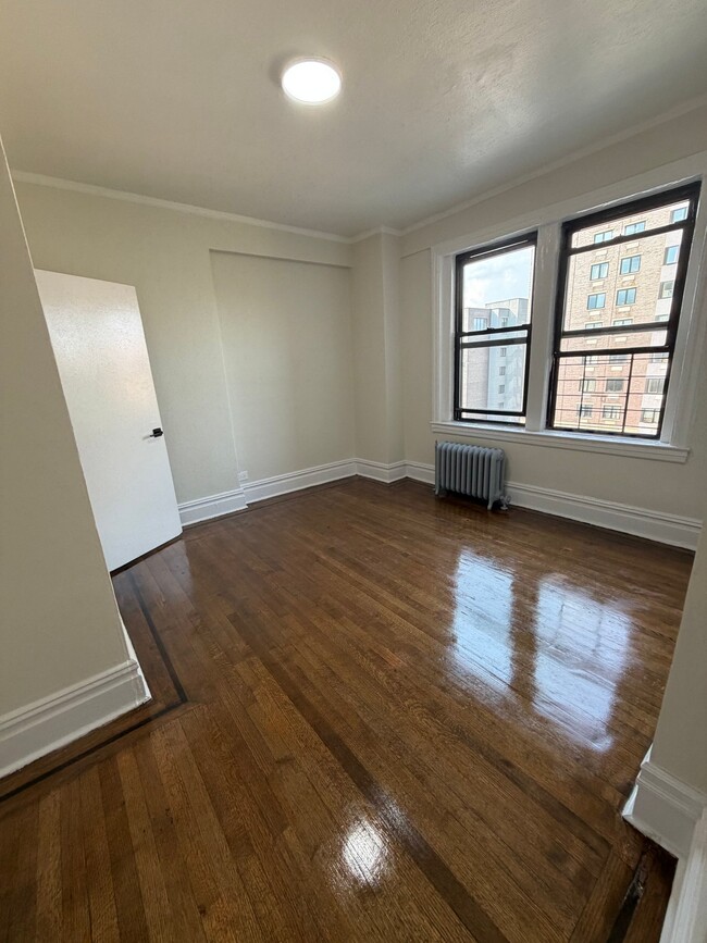 Building Photo - 157 S Harrison St
