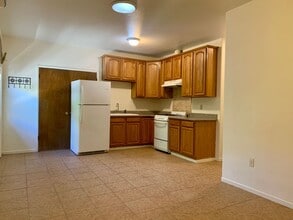 Building Photo - 1382 Estates Dr