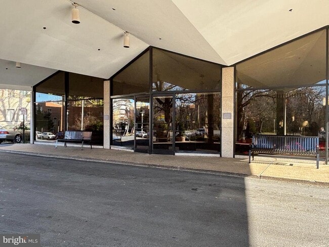 Building Photo - 1200 N Nash St