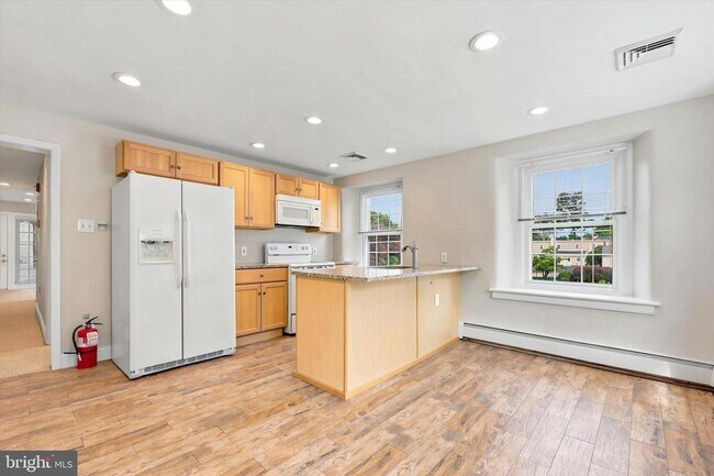 Foto del edificio - 304 King of Prussia Rd
