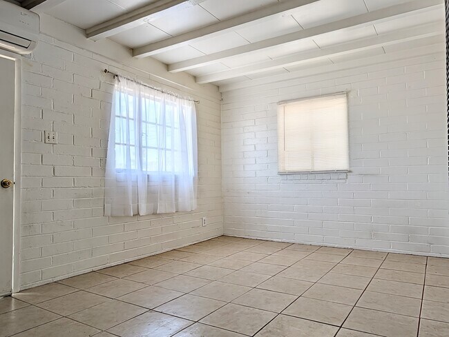 Foto del edificio - 617 E Knox Dr