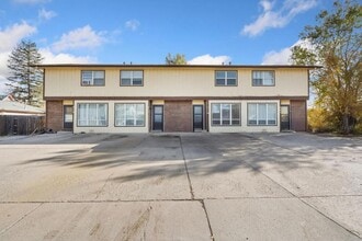 Building Photo - 906 Hersinger Pl