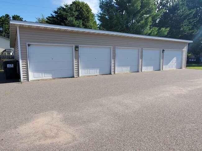 Building Photo - 2310 Radtke Ave