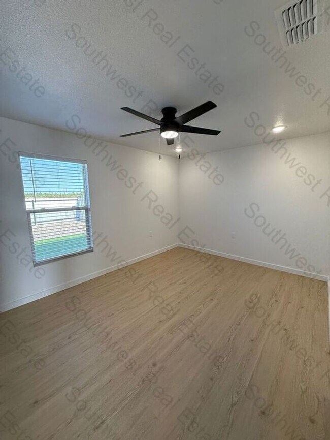 Foto del edificio - Brand new 2 bedroom 2 bath duplex