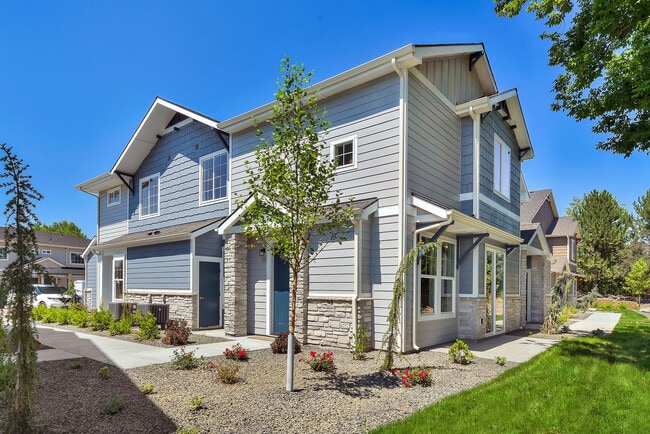 Building Photo - 4915 W Escalante Dr