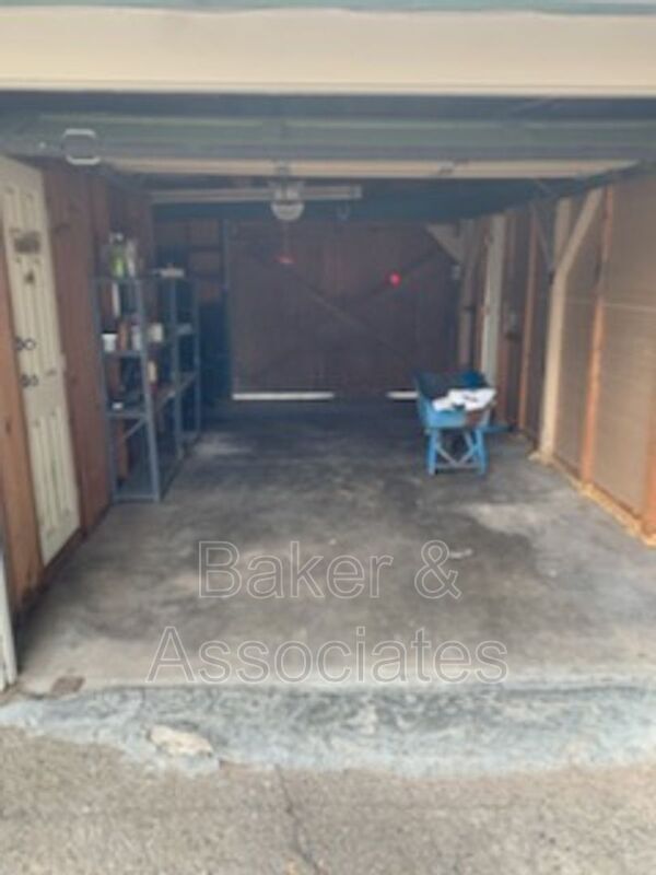 Building Photo - 5227 Wendell Ln