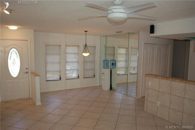 Foto del edificio - 3040 SW Woodland Trail