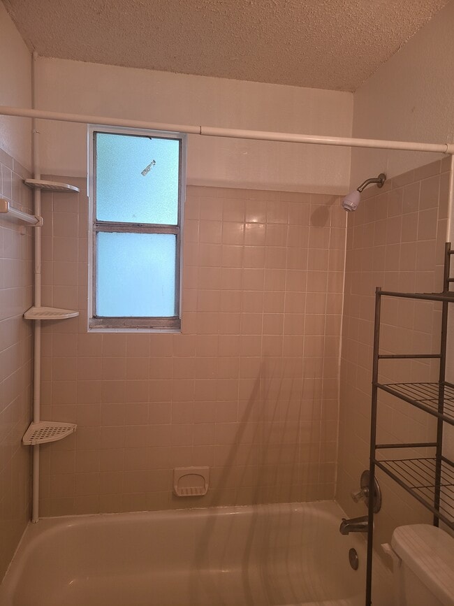 Foto del edificio - 1564 W 14th St