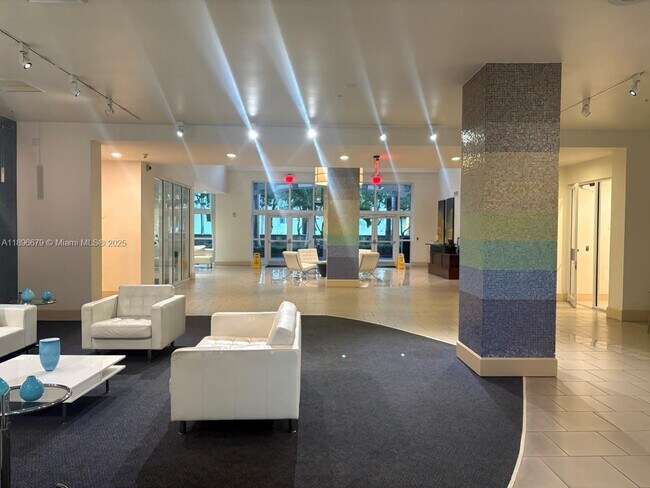 Foto del edificio - 2000 N Bayshore Dr