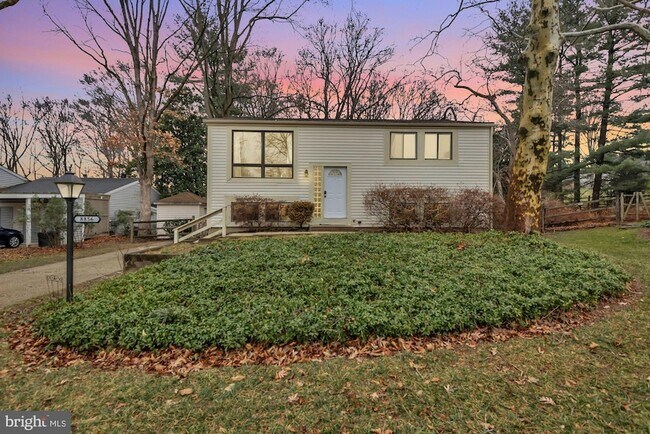 Foto del edificio - 8856 Youngsea Pl