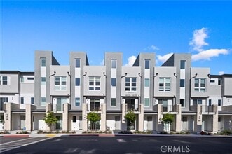 Building Photo - 1410 S Urbana St