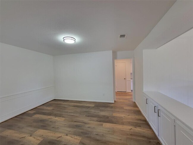 Building Photo - 15318 Penn Hills Ln