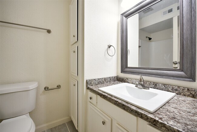 Foto del edificio - 11002 Hammerly Blvd