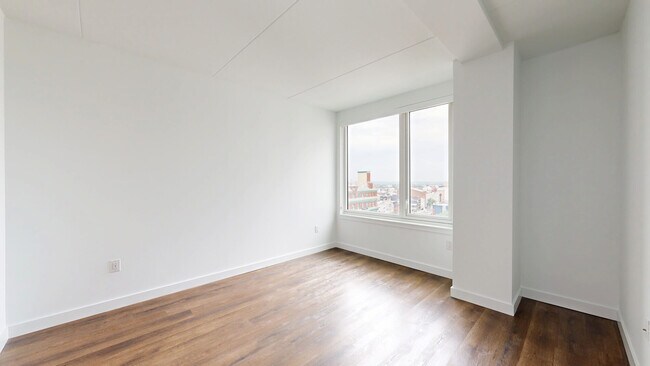 Interior Photo - Broadridge