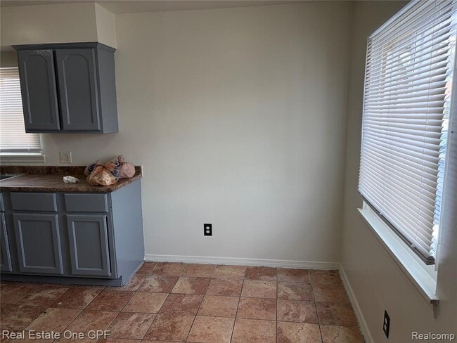 Foto del edificio - 14960 Alberta Ave