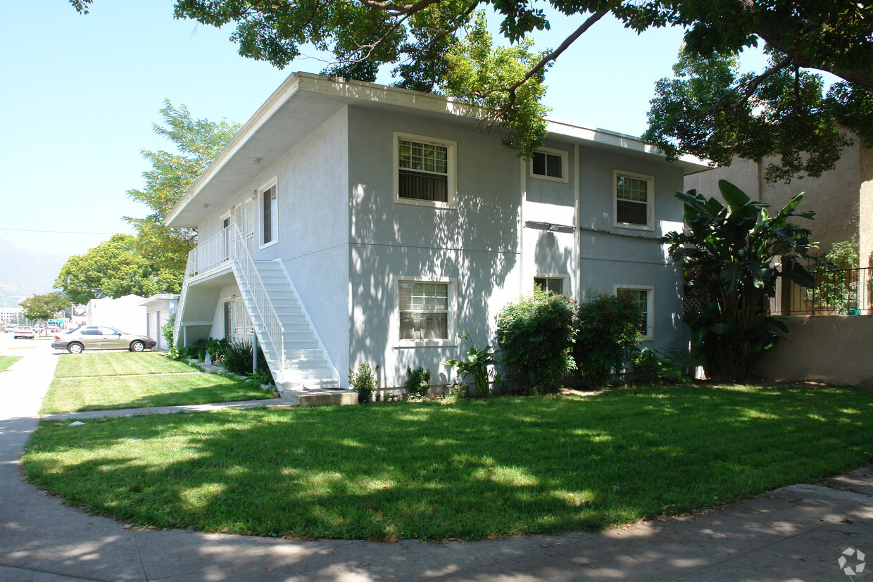 Building Photo - 1130 W Chandler Blvd