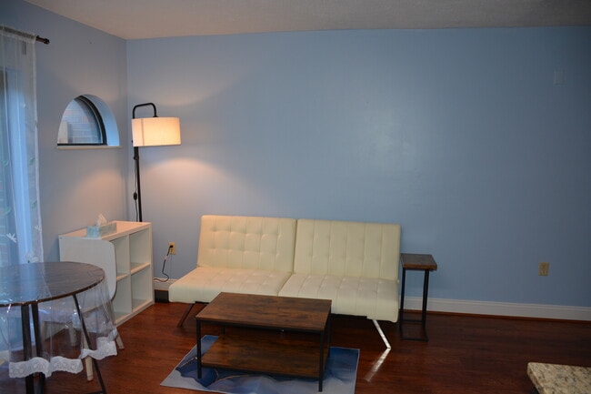 Building Photo - 3267 Niagara Sq