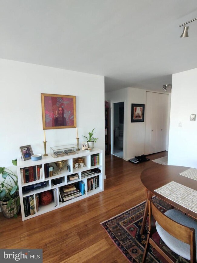 Foto del edificio - 1425 4th St SW