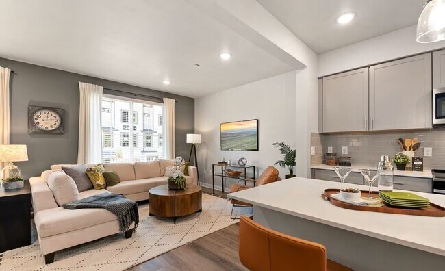 Foto del edificio - Modern Lake Stevens Townhome with A/C & 2-Car Garage