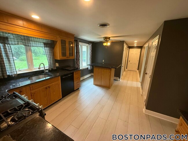 Building Photo - 78 Rosewood Dr